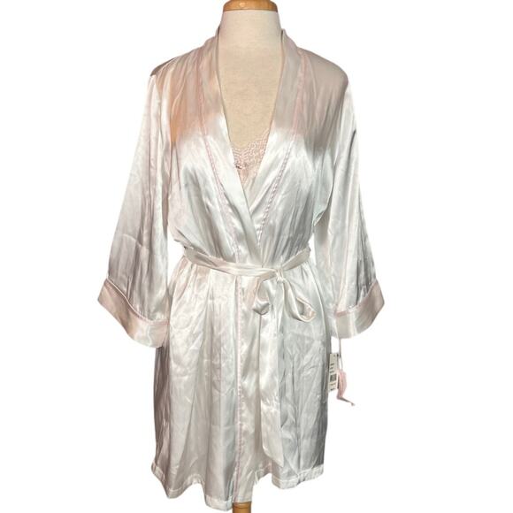 Linea Donatella Ivory 2 Pc Short Chemise & Embroidered Mrs. Robe Set Medium NWT - Picture 3 of 13